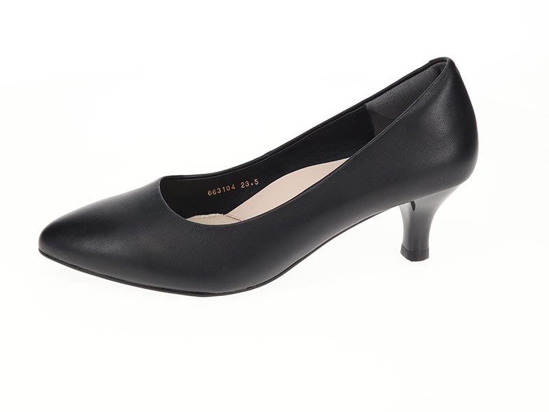 アーモンドトウパンプス