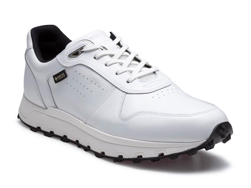 スニーカー GORE-TEX SURROUND