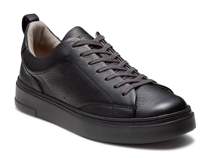 ディアスキン スニーカー