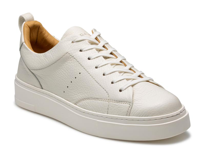 ディアスキン スニーカー