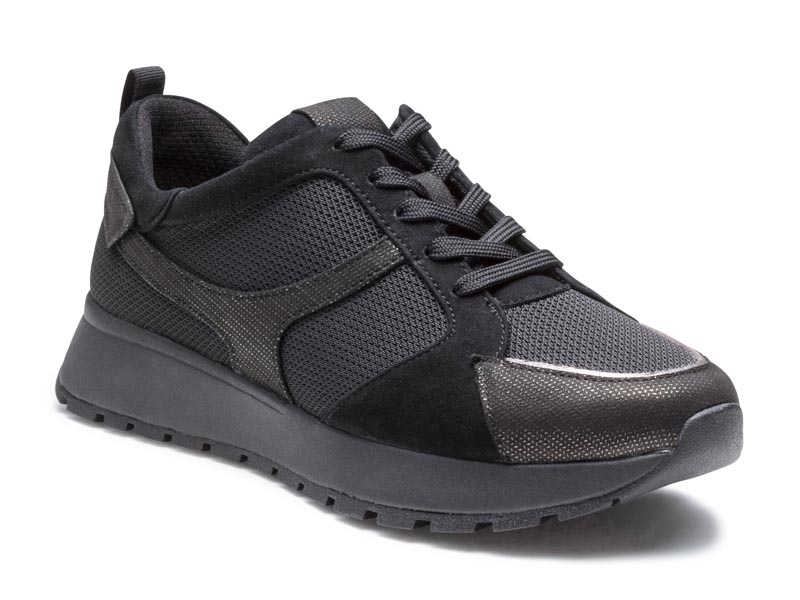 メッシュスニーカー