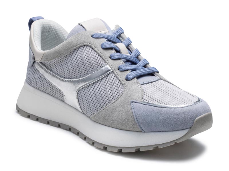 メッシュスニーカー