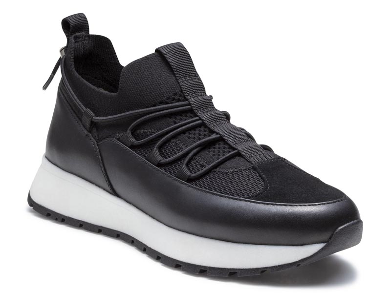 コードストッパースニーカー