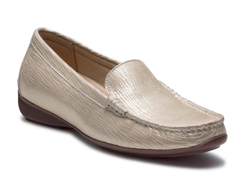 フラットシューズ