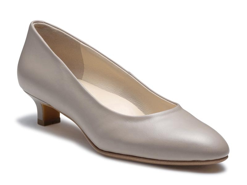 ローヒールパンプス