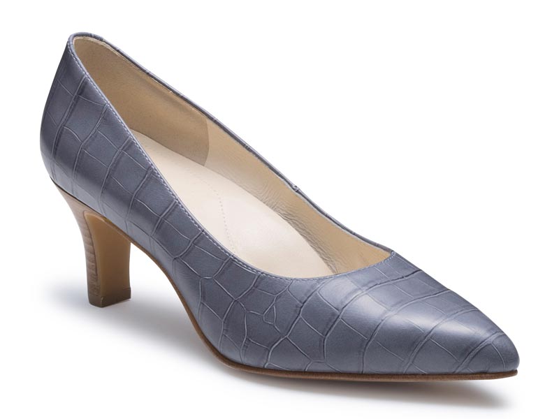 ポインテッドトウパンプス