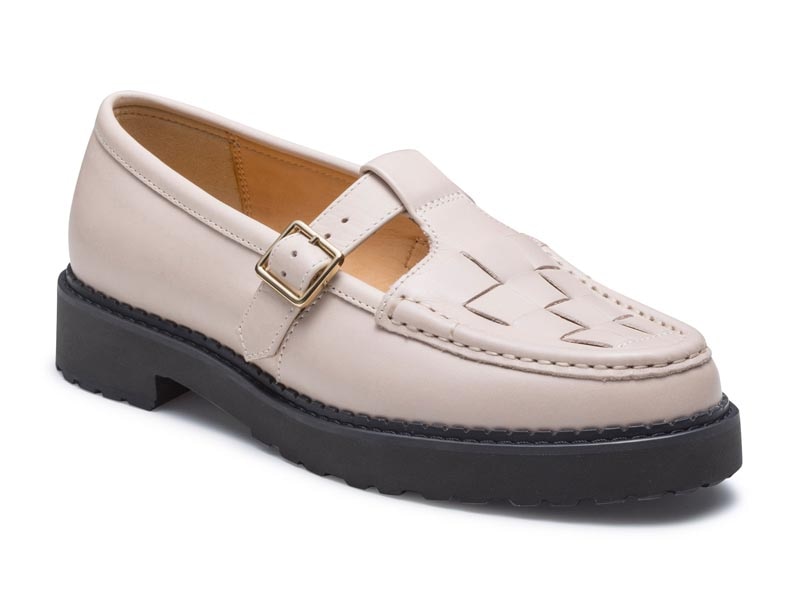 Tストラップシューズ