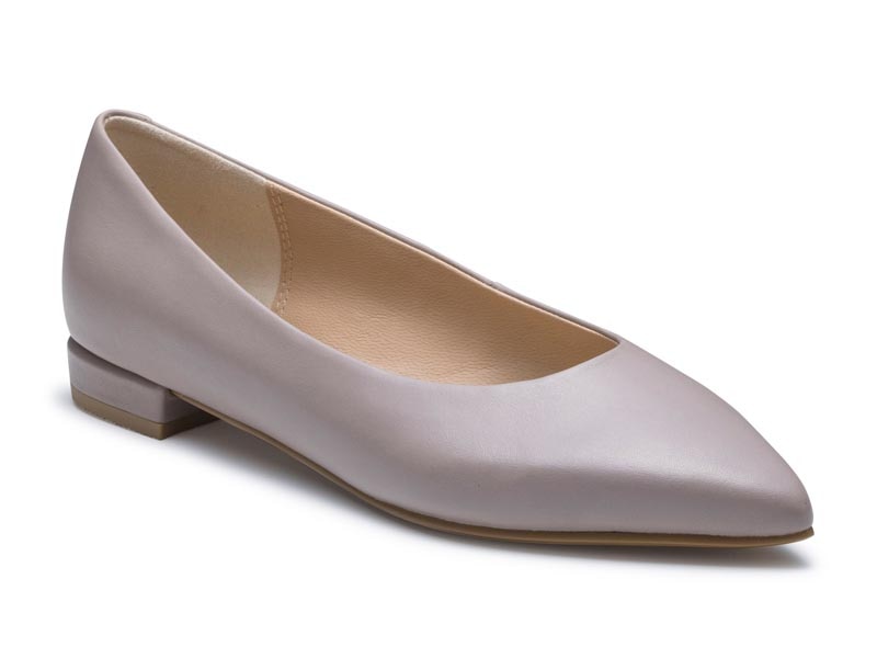 ポインテッドトウフラットシューズ