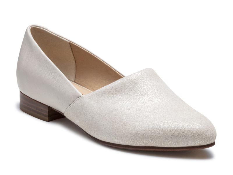 甲深フラットシューズ