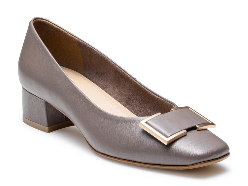 スクエアトウパンプス