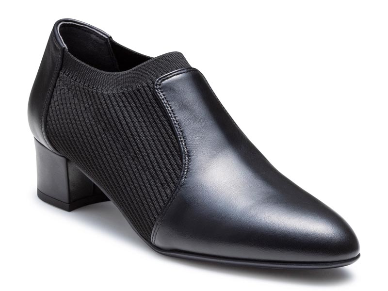 ニットシューティー