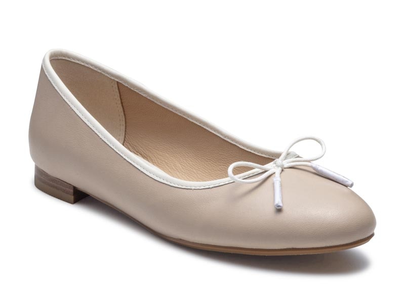 バレエシューズ