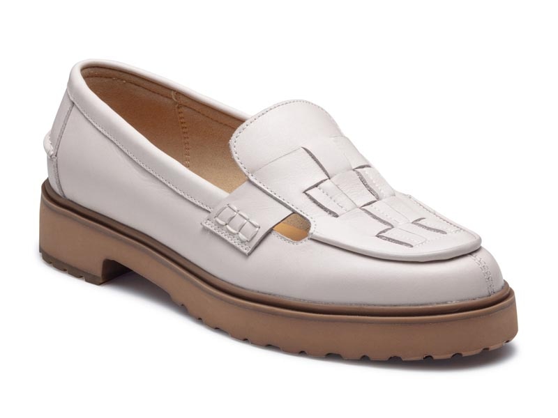 イントレチャートローファー