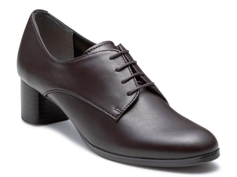 レースアップシューズ