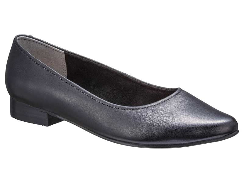 フラットパンプス