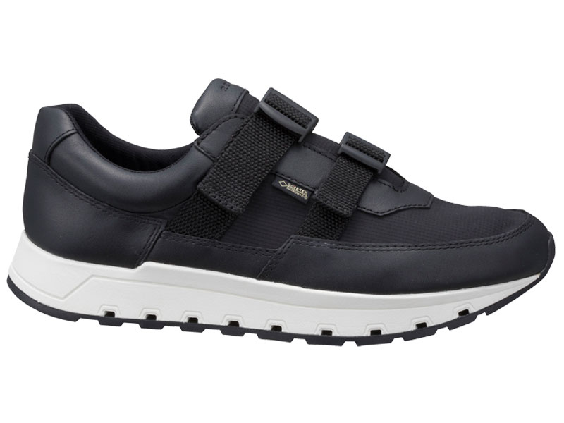 スニーカー(サイドリバースバックル)「GORE-TEX SURROUND(R) フットウェア」