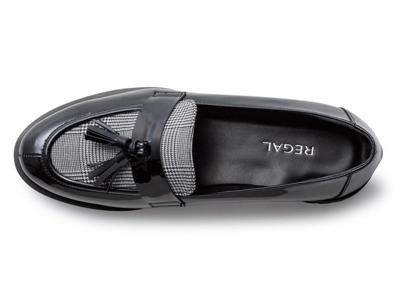 タッセルローファー