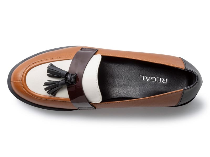 タッセルローファー