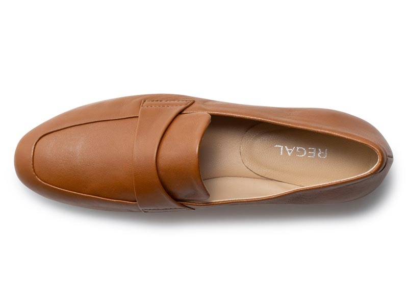 フラットローファー