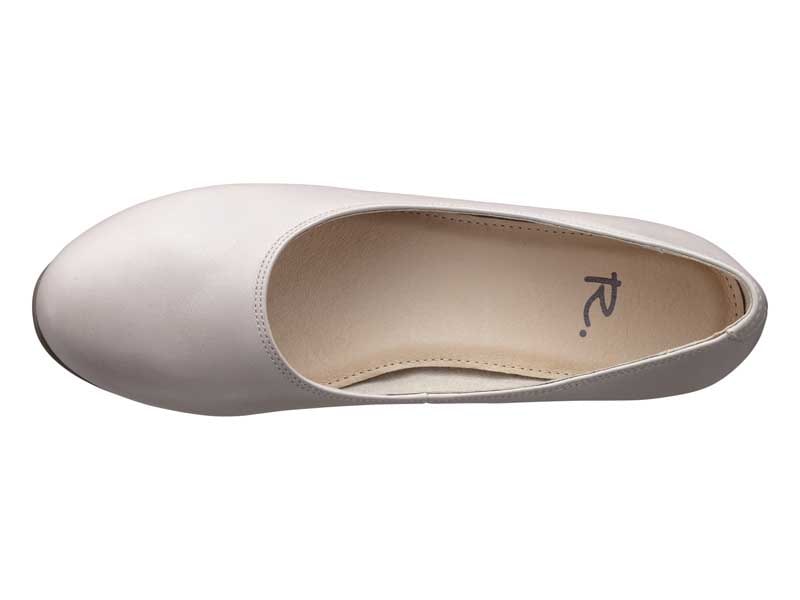 甲深フラットパンプス