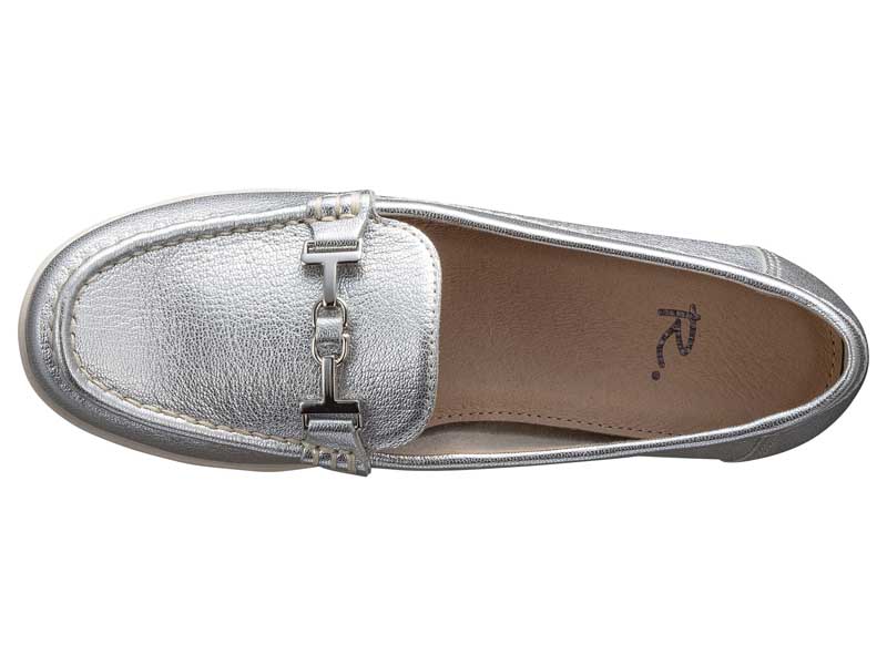 ビット付きフラットシューズ