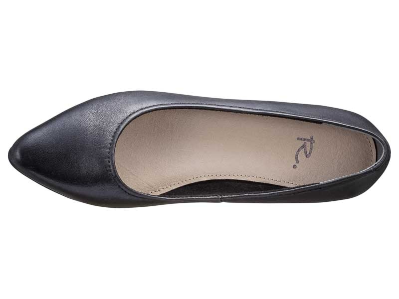 フラットパンプス