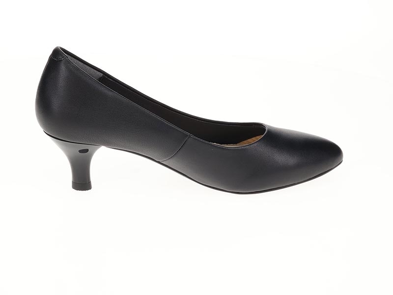 アーモンドトウパンプス