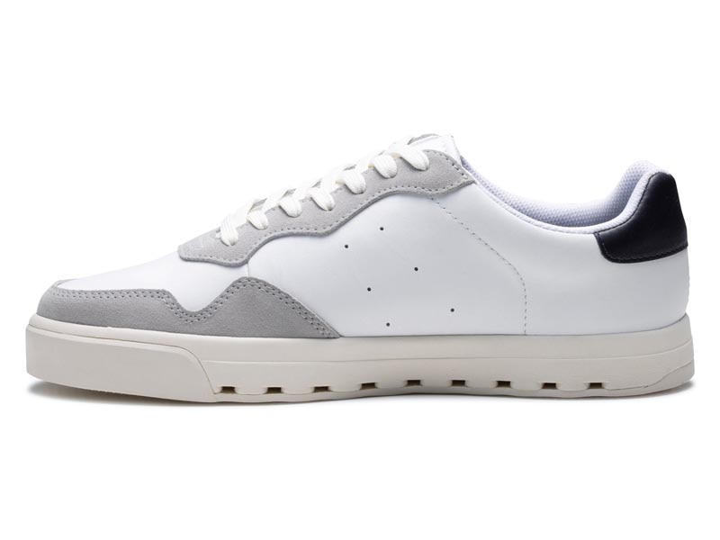 スニーカー GORE-TEX SURROUND