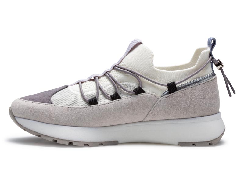 コードストッパースニーカー