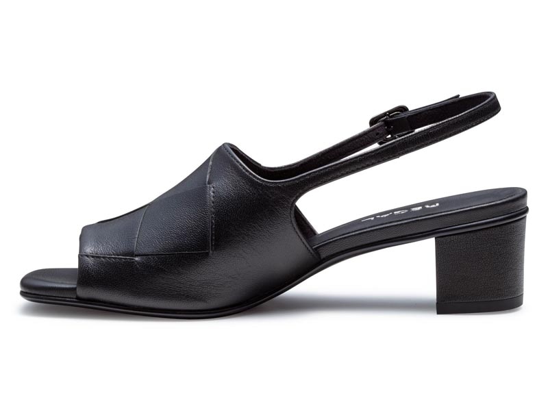 メッシュサンダル