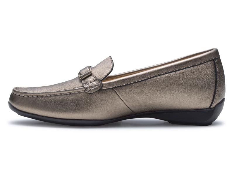 フラットシューズ