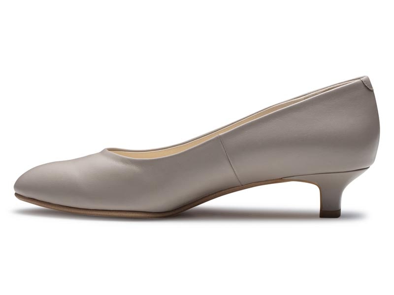 ローヒールパンプス