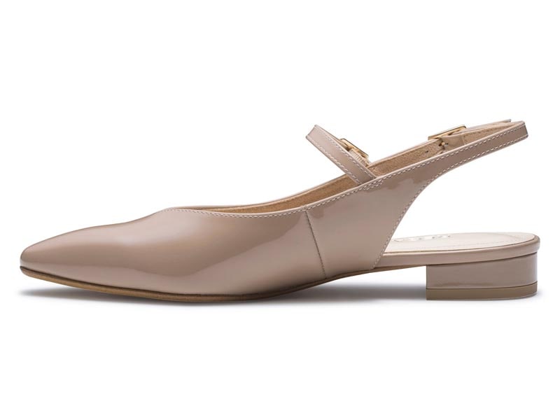 ストラップバックベルトパンプス