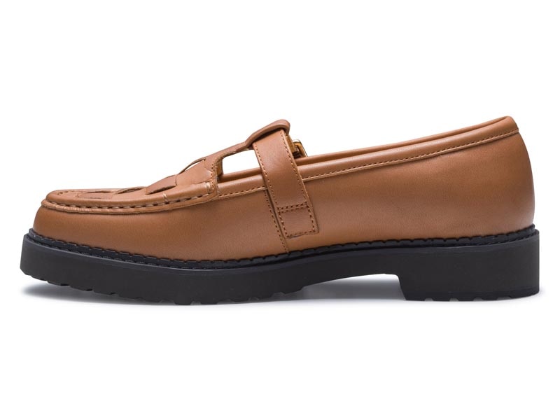 Tストラップシューズ