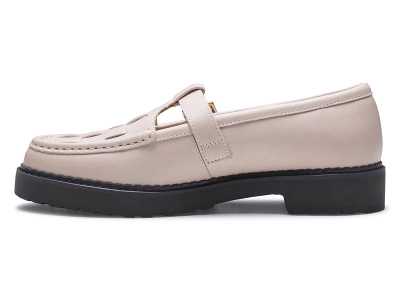 Tストラップシューズ