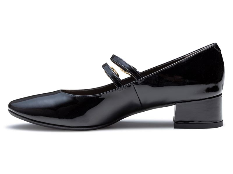 ダブルストラップパンプス