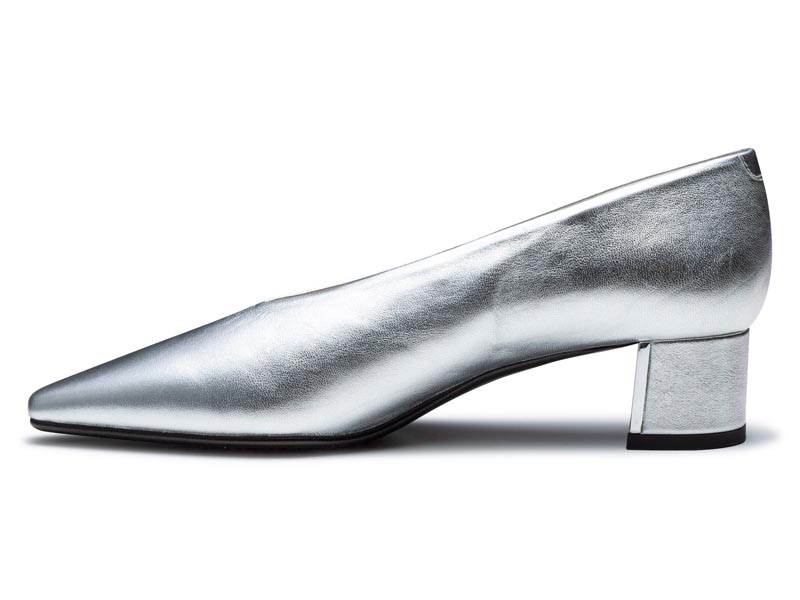 Vカットカバードパンプス