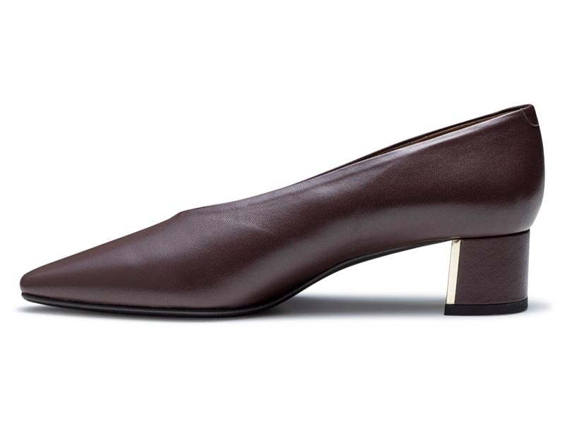 Vカットカバードパンプス