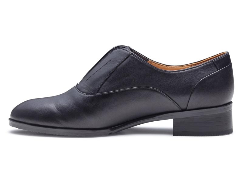 晴雨兼用シューズ