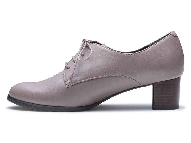 レースアップシューズ