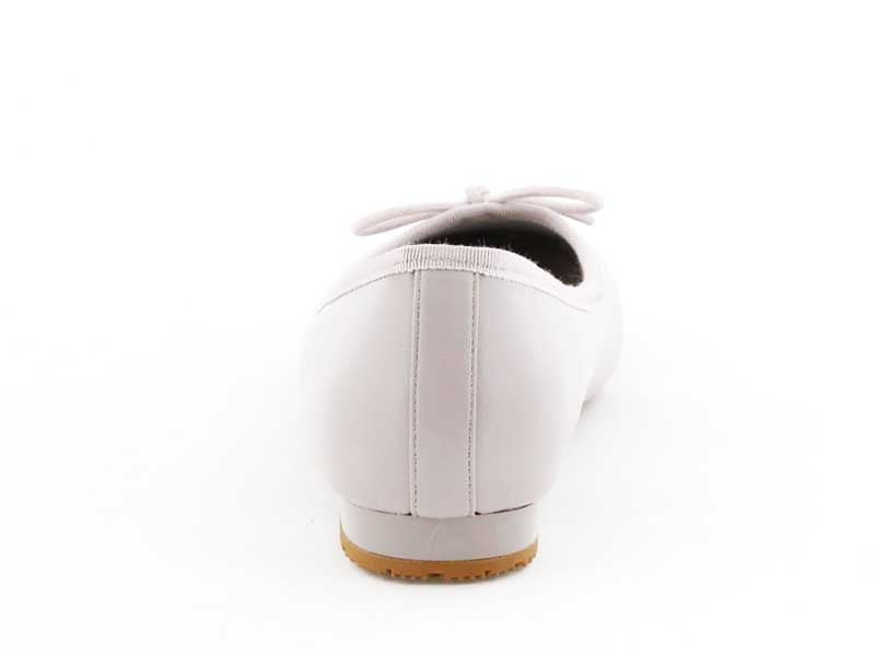 バレエシューズ