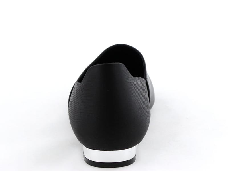 ストレッチレザーパンプス