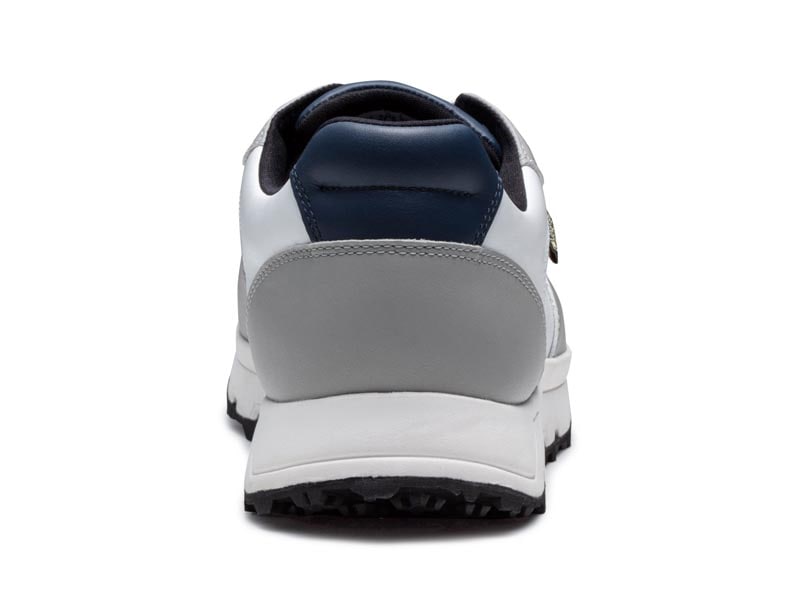 スニーカー GORE-TEX SURROUND