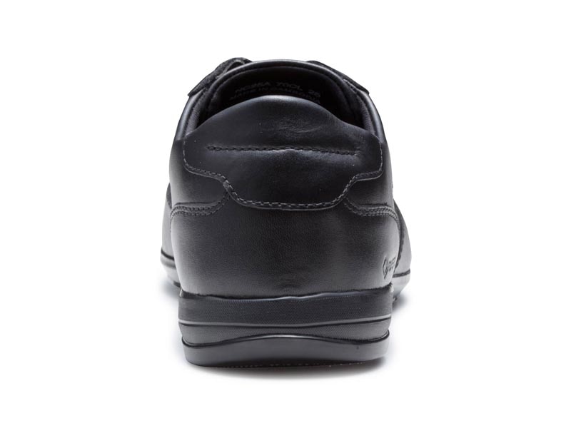 レースアップレザースニーカー(GORE-TEX フットウェア)