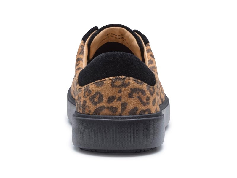 センタージップスニーカー