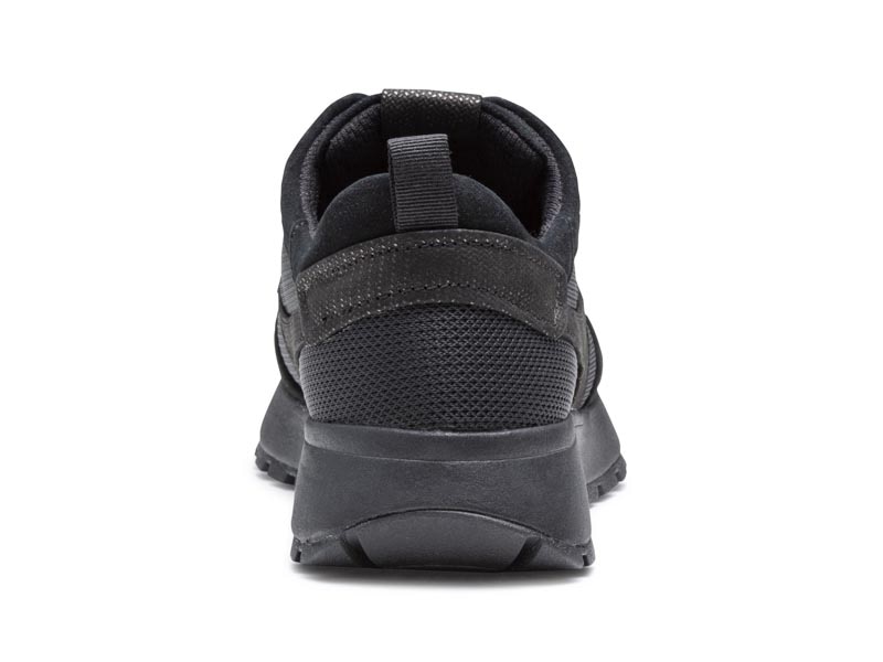 メッシュスニーカー