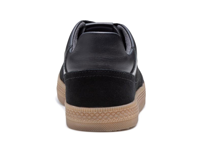 ローテクスニーカー