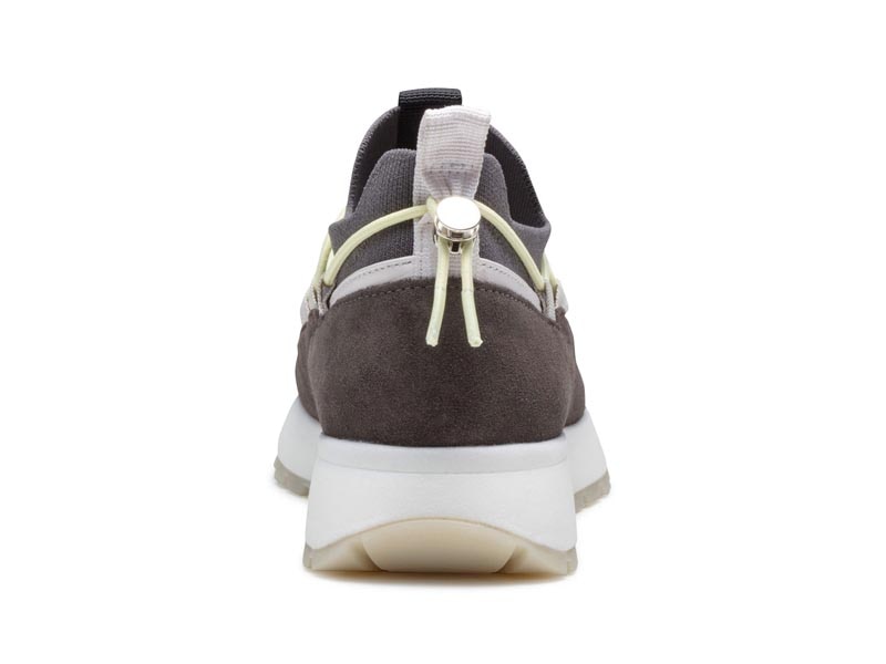 コードストッパースニーカー