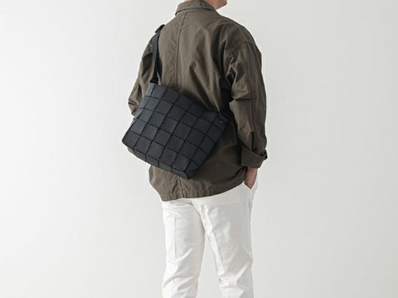 トライオン 軽量ショルダーバッグ