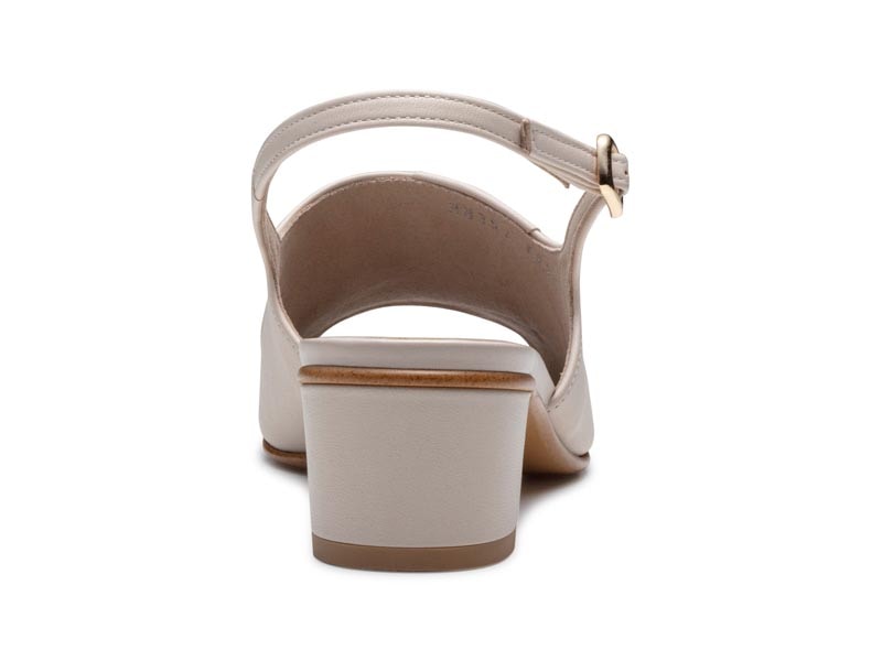 メッシュサンダル